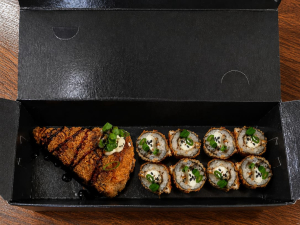 imagem do produto Combo Temaki Hot + 08 Hossomaki Hot Fritinhos