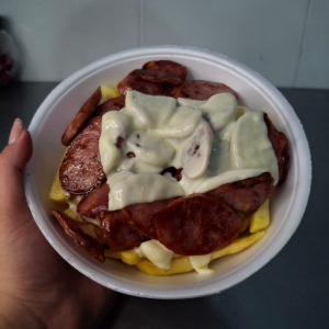imagem do produto Batata frita grande com queijo e calabresa