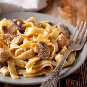 imagem do produto Fettuccine Fatto a Mano ao Frango com Cogumelos e Molho Bechamel