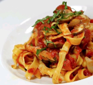 imagem do produto Fettuccine Fatto a Mano ao Molho Pomodoro