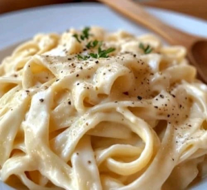 imagem do produto Fettuccine Fatto a Mano ao Molho Quattro Formaggi