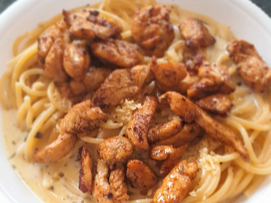 imagem do produto Spaguetti ao Molho Quattro Formaggi com Tiras de Frango Salteadas