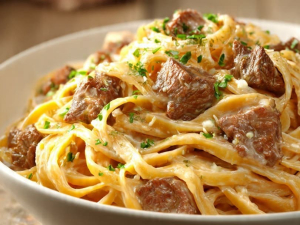 imagem do produto Fettuccine Fatto a Mano Ao Molho Quattro Formaggi, Contra Filé e Páprica