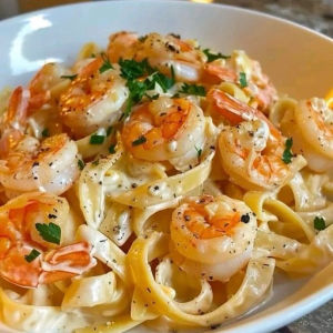 imagem do produto Fettuccine Ao Molho De Camarões, Toque de Parmesão e Salsa Fresca 