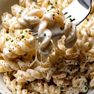 imagem do produto Fusilli Fatto A Mano Ao Quattro Formaggi e Salsa 