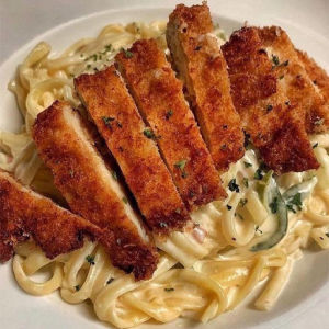 imagem do produto Spaguetti ao Quattro Formaggi com Frango Milanês