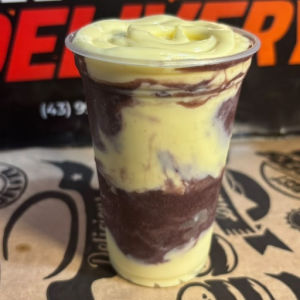 imagem do produto Açaí com creme artesanal de chocolate branco 500ml