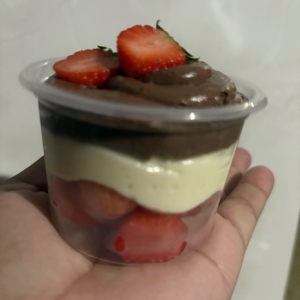 imagem do produto Bombom no pote morango