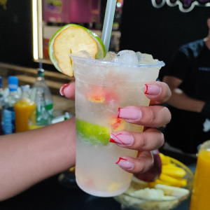 imagem do produto Caipiroska tradicional de caju com limão