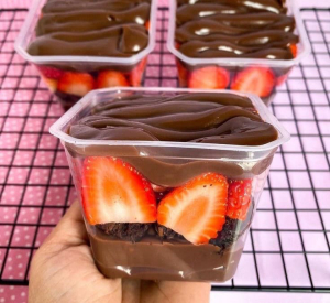 imagem do produto Bolo chocolate com morango