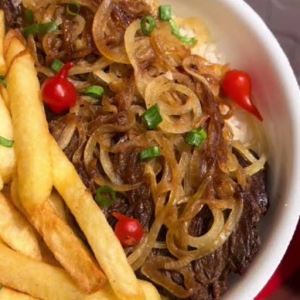 imagem do produto Bife em tiras acebolada com fritas 