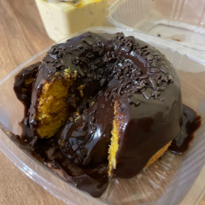 imagem do produto MINI BOLO VULCÃO CENOURA COM BRIGADEIRO DE CHOCOLATE
