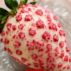 imagem do produto Morango do amor cravejado