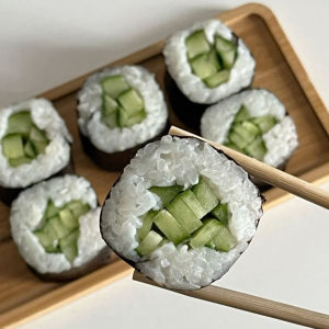 imagem do produto HOSSOMAKI DE PEPINO (8un)