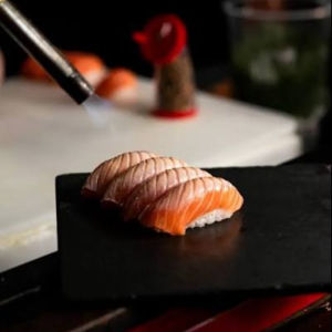imagem do produto NIGUIRI DE SALMÃO MAÇARICADO (4un) 