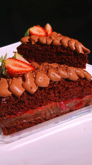 imagem do produto Fatia de chocolate com frutas vermelhas 