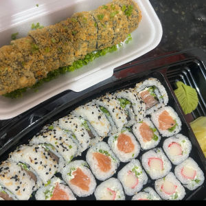 imagem do produto Combo 40 peças B-10 URAMAKI + 10 KANI MAKI + 10  PHILADELFIA + 10 HOT PHILADELPHIA.