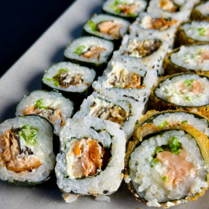imagem do produto COMBO 30 PEÇAS-10 SKIN CHEESE + 10 URAMAKI SKIN +  10 HOT PHILADELPHIA.