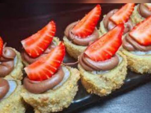 imagem do produto Hot Roll Morango E Nutella 10 Pçs