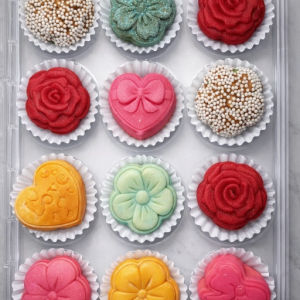 imagem do produto Bandeja com 12 Doces personalizados Sortidos