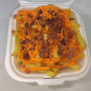 imagem do produto BATATA-FRITA C/ CHEDDAR E BACON MÉDIA