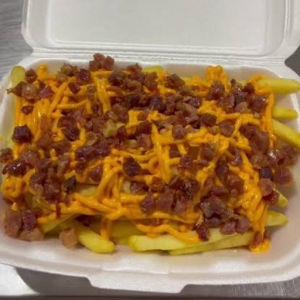 imagem do produto BATATA-FRITA C/ CHEDDAR E BACON GRANDE