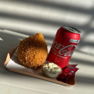 imagem do produto Coxinha de carne com cream cheese + refrigerante 350 ML