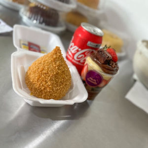 imagem do produto Combo com coxinha de carne com cream cheese