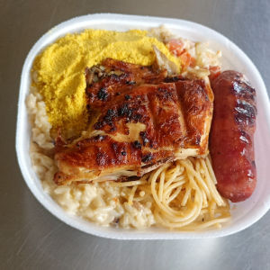 imagem do produto Marmita de frango e linguiça