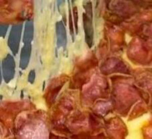 imagem do produto Calabresa defumada acebolada com mussarela