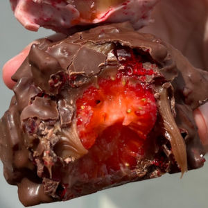 imagem do produto Morango Cravejado Brigadeiro