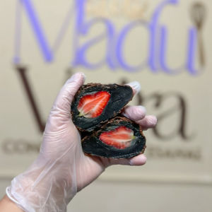 imagem do produto Morango Cravejado - Ao leite 