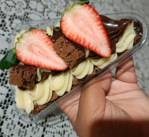 imagem do produto Fatia Brownie com Morangos