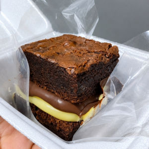 imagem do produto Mega sanduíche  de brownie 