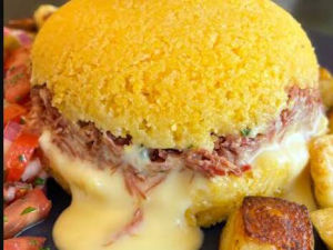 imagem do produto - Cuscuz recheado com bacon e calabresa -