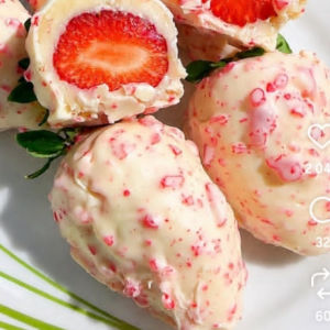 imagem do produto Morango cravejado 🍓