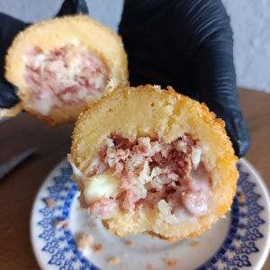 imagem do produto Bomba de calabresa com requeijão 