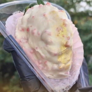 imagem do produto Morango cravejado (G)