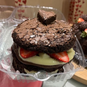 imagem do produto Brownie de ninho com Nutella e morango