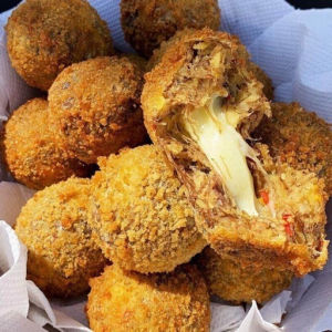 imagem do produto BOLINHO DE COSTELA COM QUEIJO