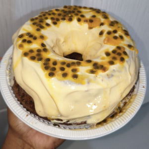 imagem do produto Bolo de chocolate com mousse de maracujá