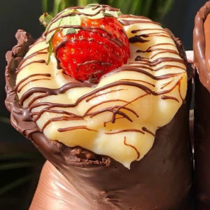 imagem do produto Cascone leite ninho Nutella e morango