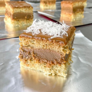 imagem do produto Bolo Gelado de Doce de Leite com Côco