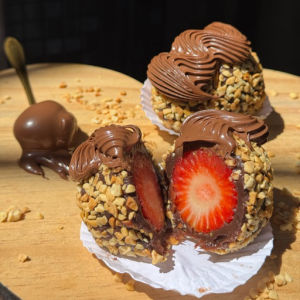imagem do produto Brigadeirão Ferrero Rocher com morango