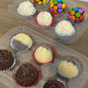 imagem do produto Caixa de brigadeiros com 6 unidades