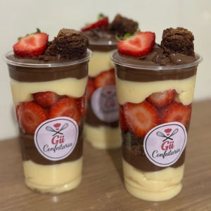 imagem do produto Copo da felicidade brownie com morango