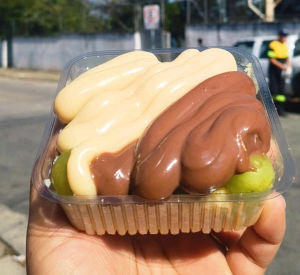 imagem do produto Bolo No Pote Bombom De Uva