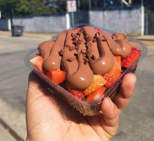 imagem do produto Bolo No Pote Chocolate Com Morango