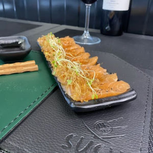 imagem do produto Sashimi de Salmão com Molho de Ostras (08 Unidades)
