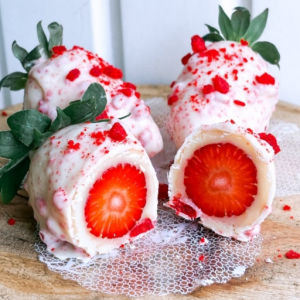 imagem do produto Bombom de morango cravejado